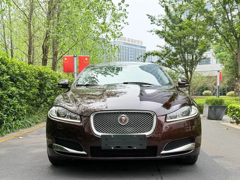 Jaguar XF — фото 2