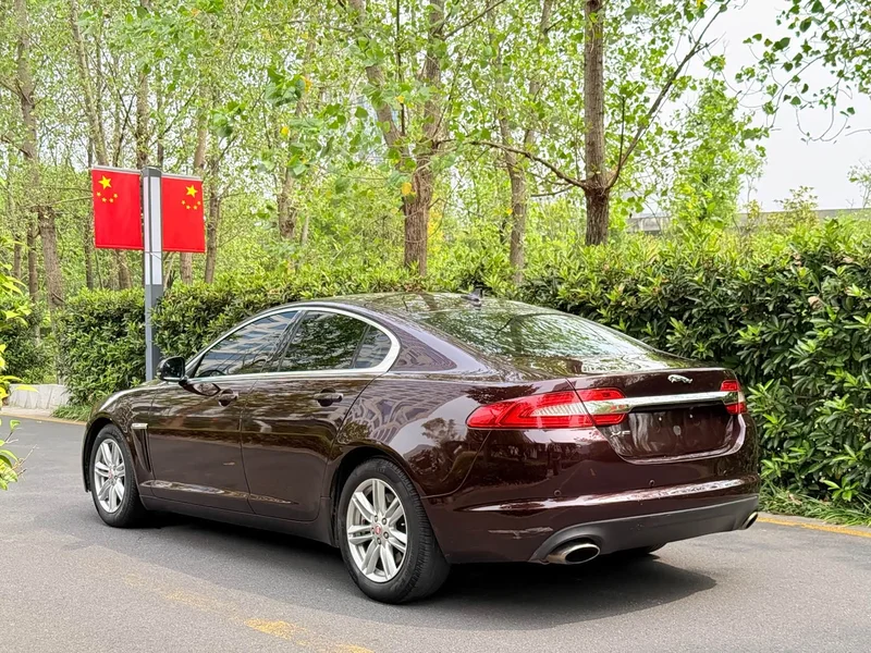 Jaguar XF — фото 3