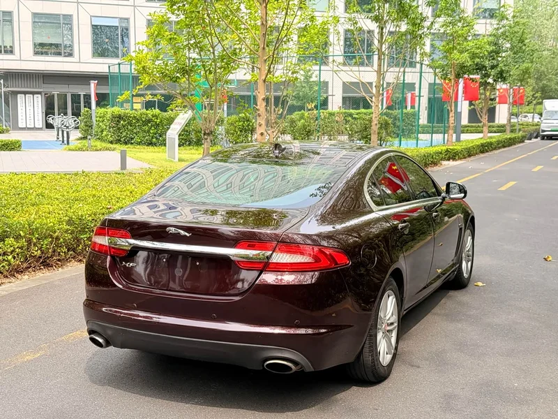 Jaguar XF — фото 5