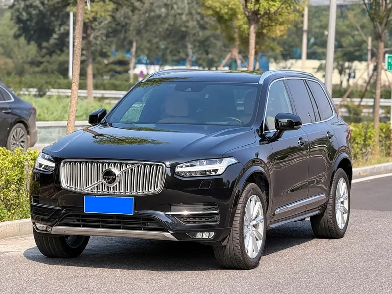 Volvo XC90 — фото 1
