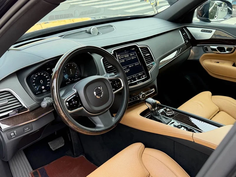 Volvo XC90 — фото 13