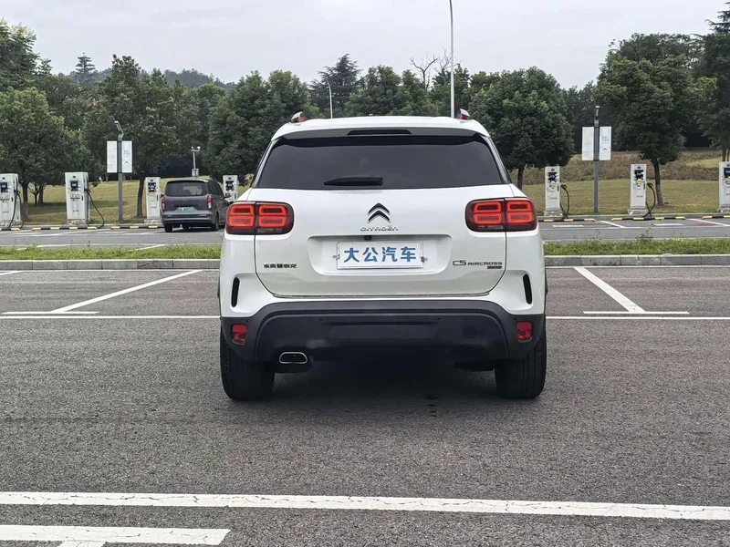 Peugeot C5 Aircross — фото 12