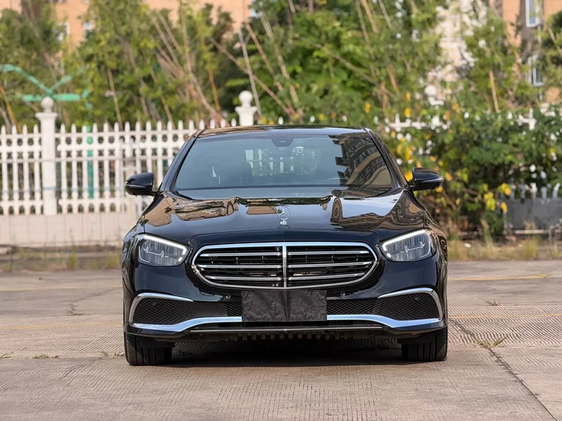 Mercedes-Benz E-Class — фото 12