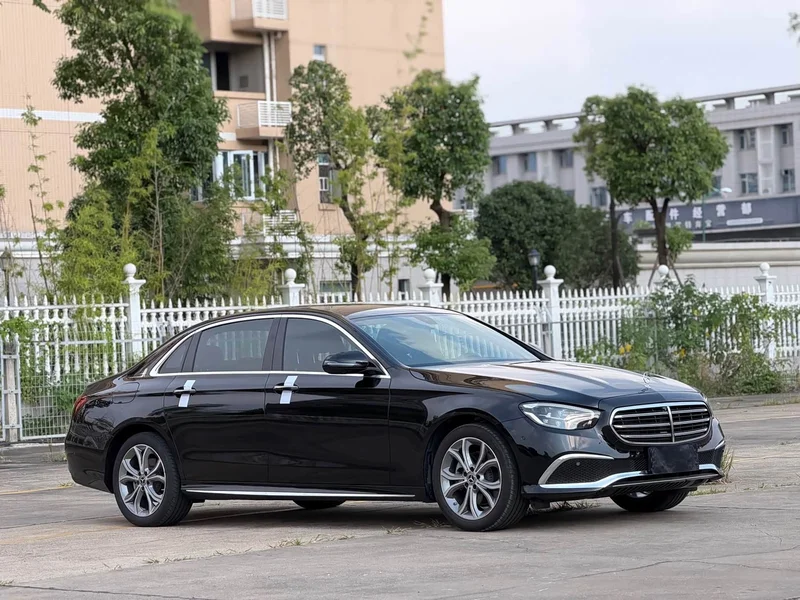 Mercedes-Benz E-Class — фото 4