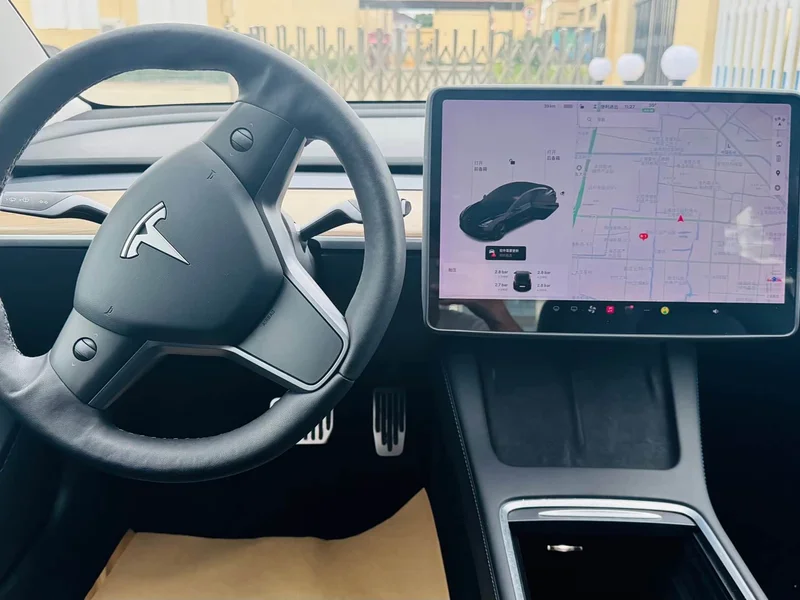 Tesla Model 3 — фото 15