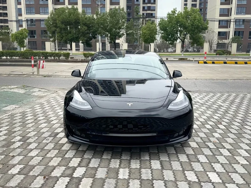 Tesla Model 3 — фото 2
