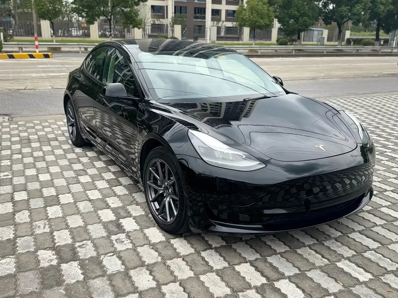 Tesla Model 3 — фото 3