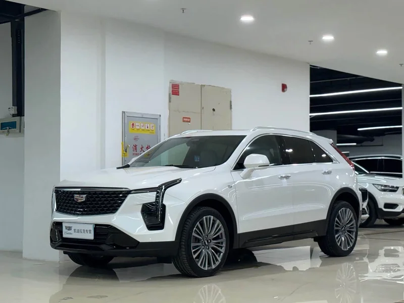 Cadillac XT4 — фото 1