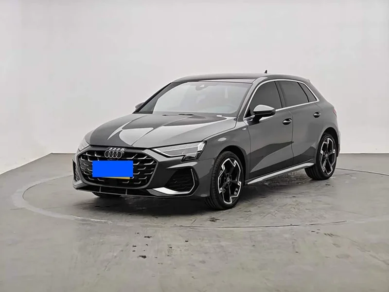 Audi A3 — фото 1