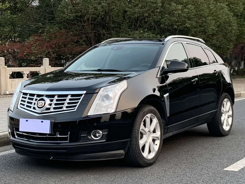 Cadillac SRX — фото 1