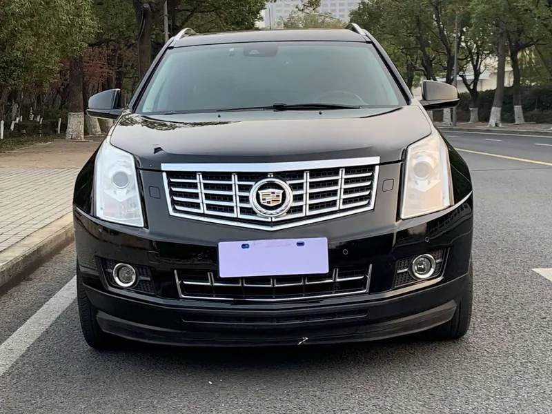 Cadillac SRX — фото 2