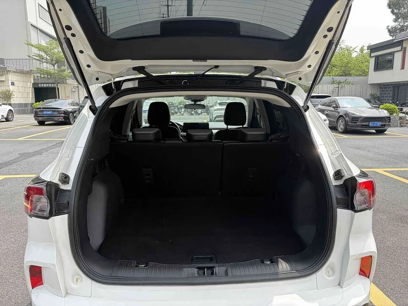 Ford Edge — фото 15