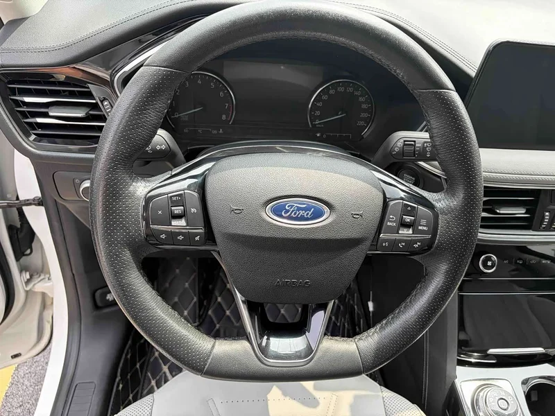 Ford Edge — фото 10
