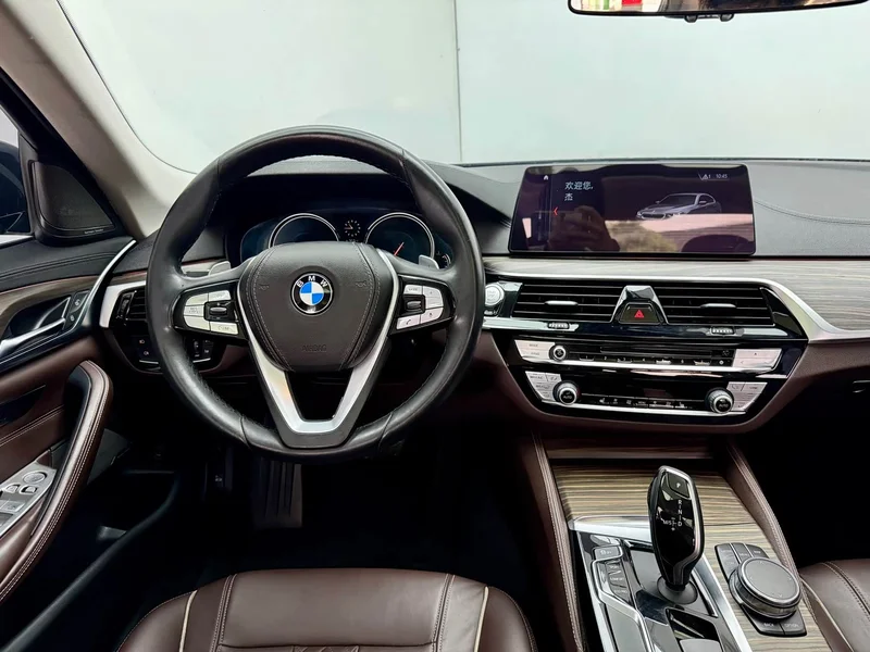 BMW 5-Series — фото 19