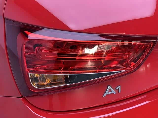 Audi A1 — фото 13