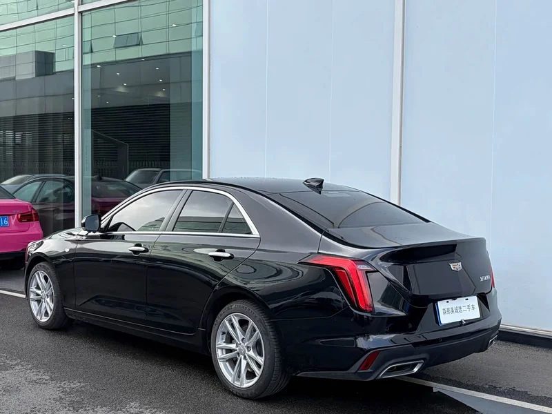 Cadillac CT4 — фото 4