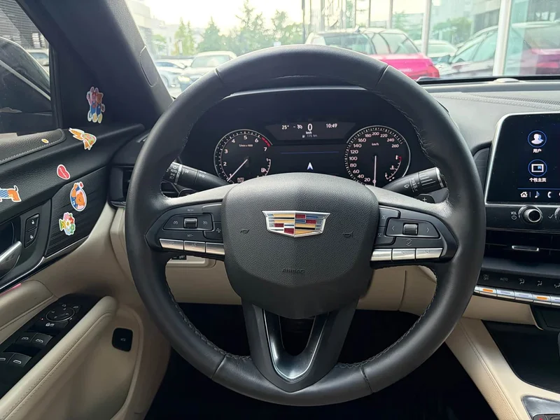 Cadillac CT4 — фото 8