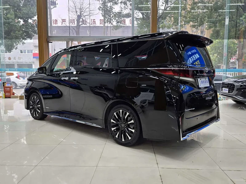 Toyota Vellfire — фото 16