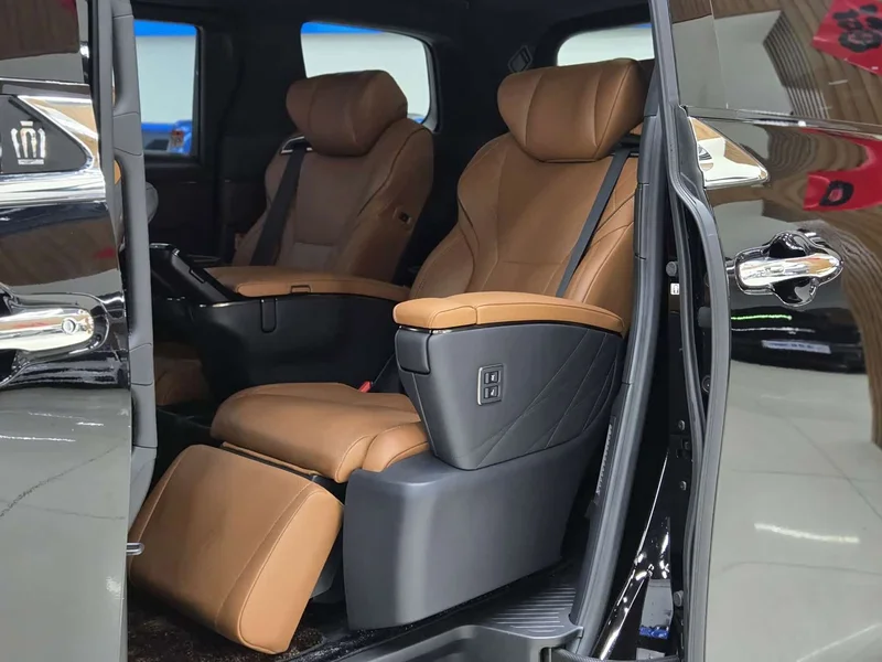 Toyota Vellfire — фото 10