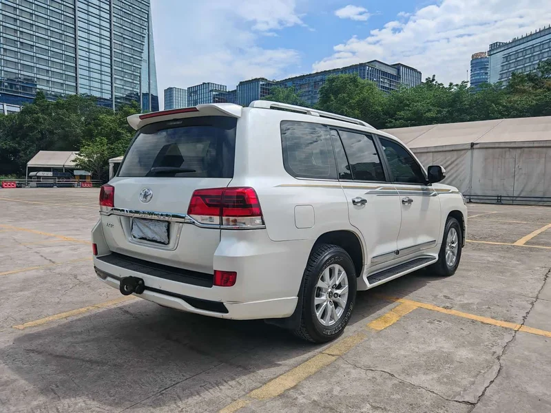 Toyota Land Cruiser (Imported) — фото 15