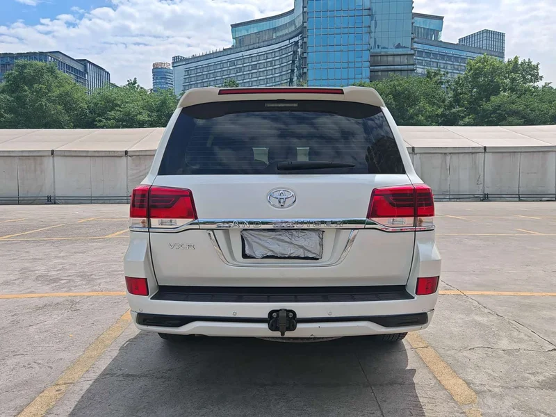 Toyota Land Cruiser (Imported) — фото 16