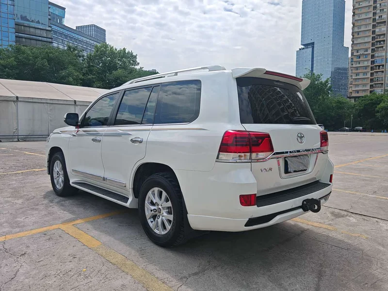 Toyota Land Cruiser (Imported) — фото 20