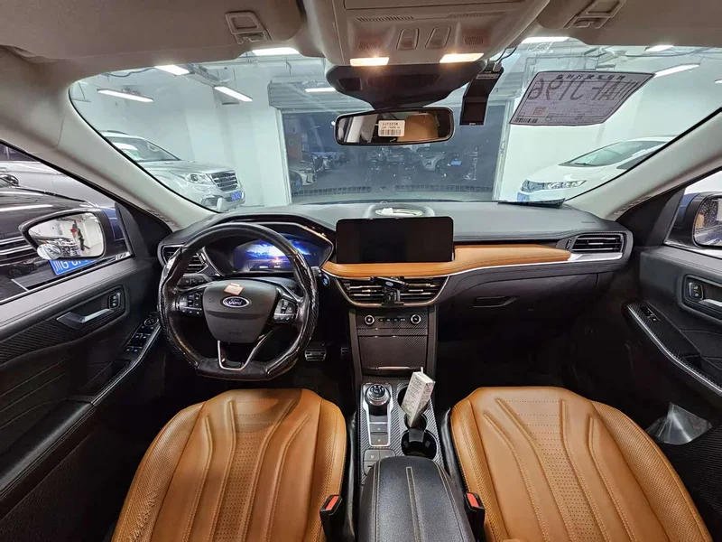 Ford Edge — фото 14