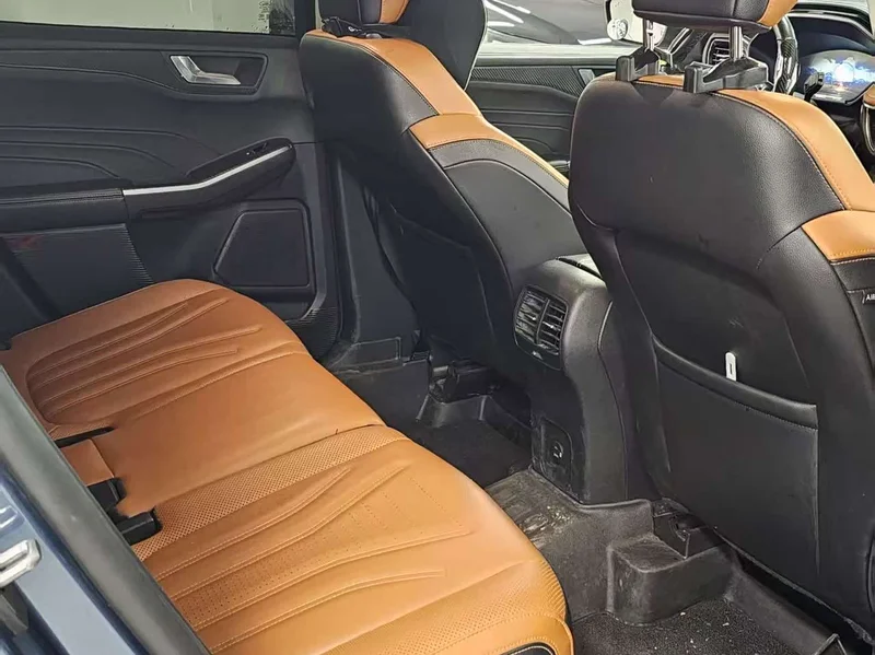 Ford Edge — фото 15