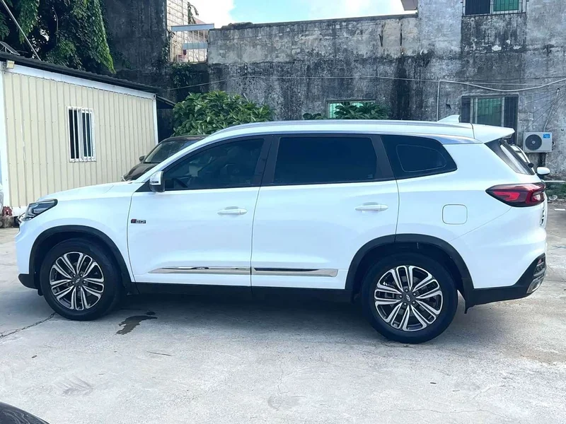 Chery Tiggo 8 — фото 10