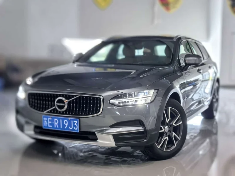 Volvo V90 — фото 1