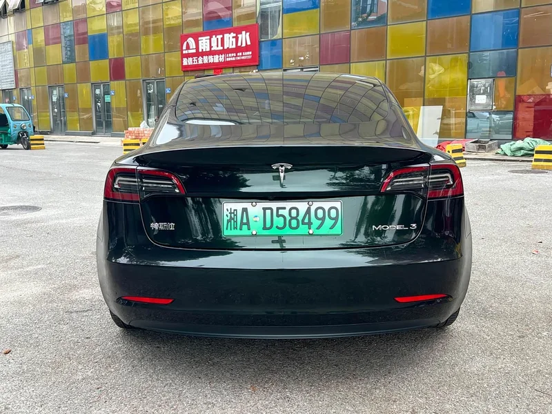 Tesla Model 3 — фото 11