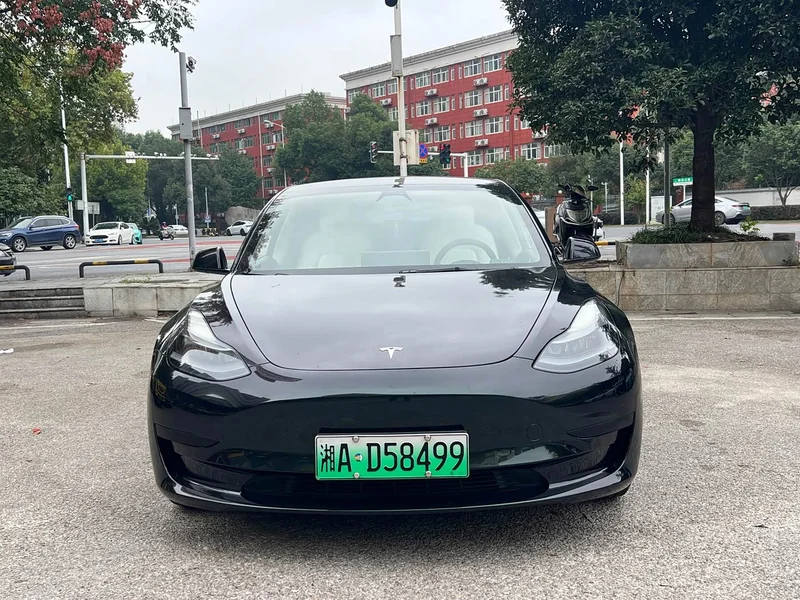 Tesla Model 3 — фото 2