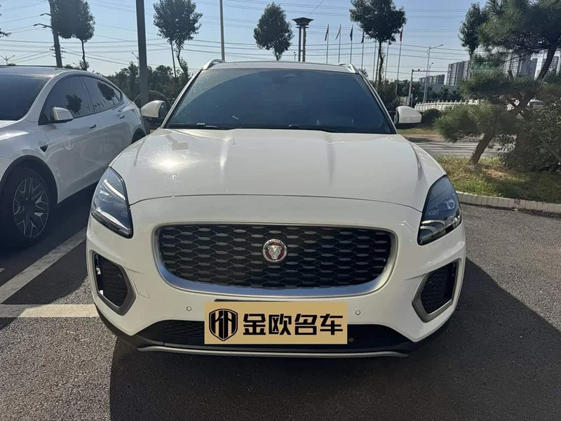 Jaguar E-PACE — фото 2