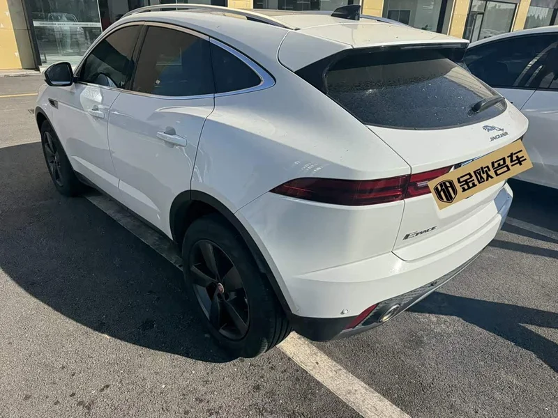 Jaguar E-PACE — фото 7