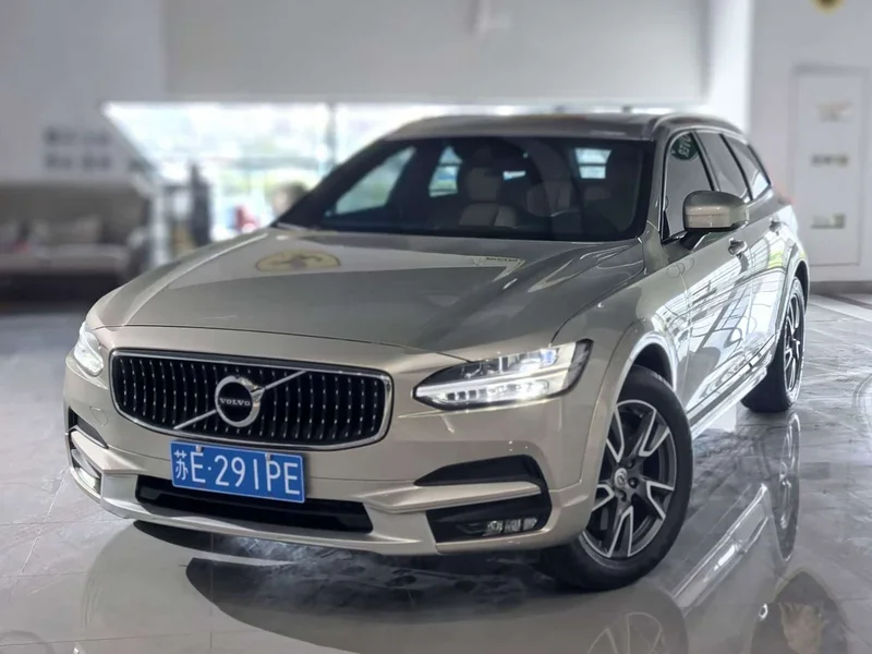 Volvo V90 — фото 1