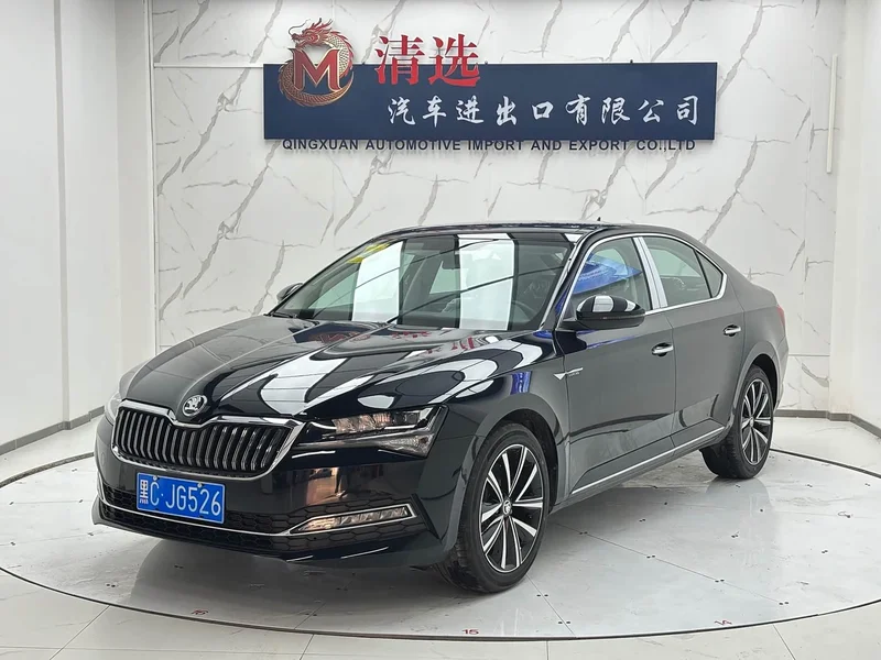 Skoda Superb — фото 1