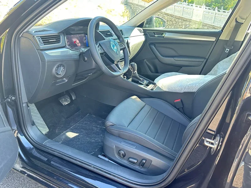 Skoda Superb — фото 11