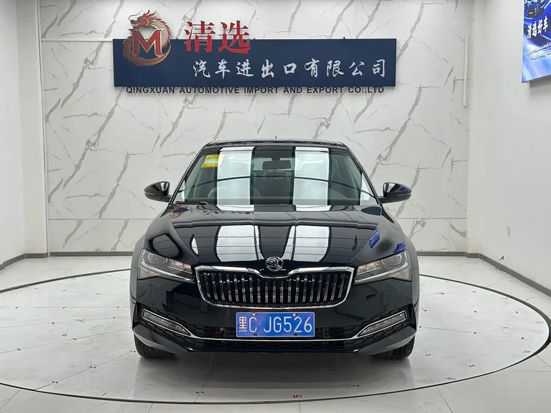 Skoda Superb — фото 2