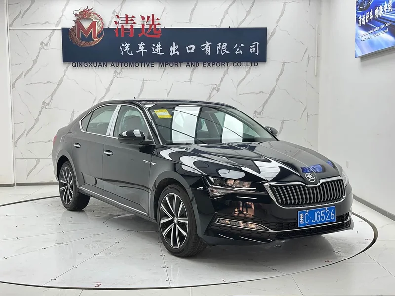 Skoda Superb — фото 3