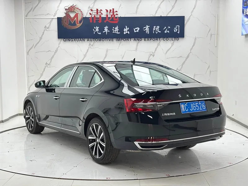 Skoda Superb — фото 4