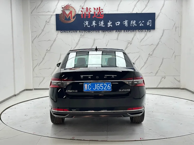 Skoda Superb — фото 5
