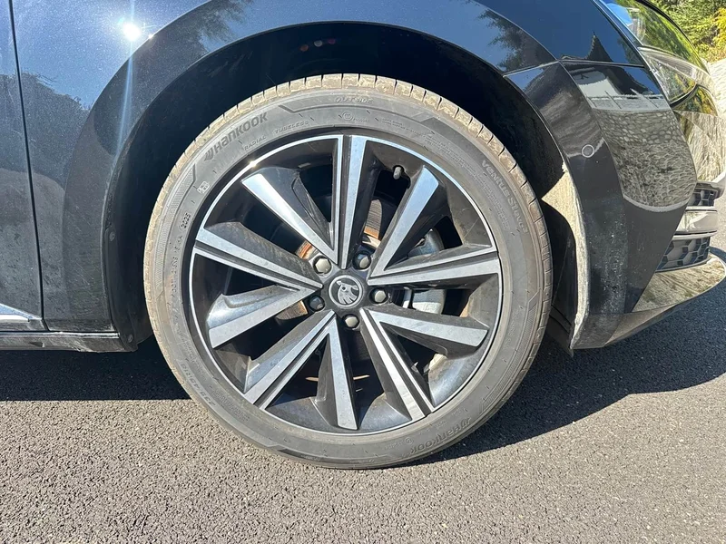 Skoda Superb — фото 8