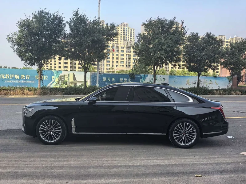 Hongqi H9 — фото 16
