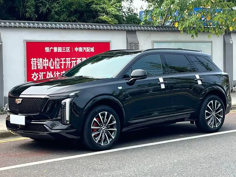 Cadillac XT5 — фото 1