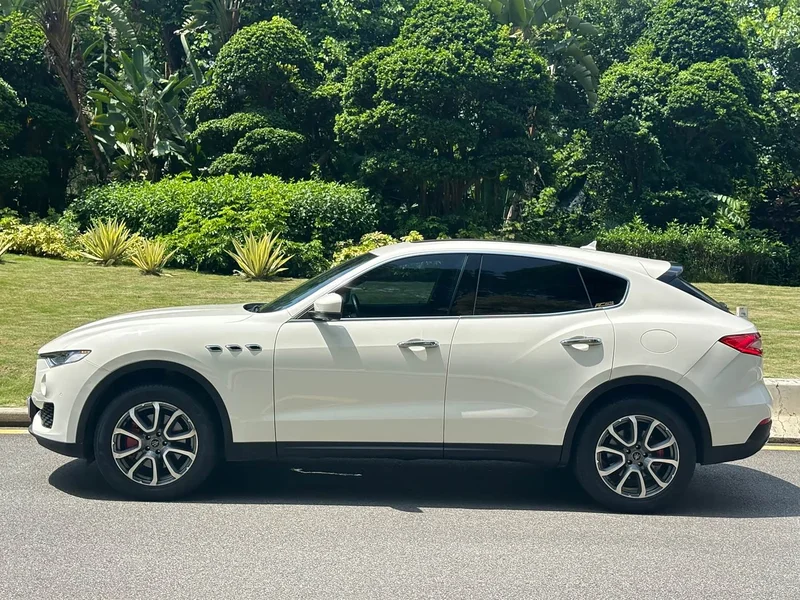 Maserati Levante — фото 27
