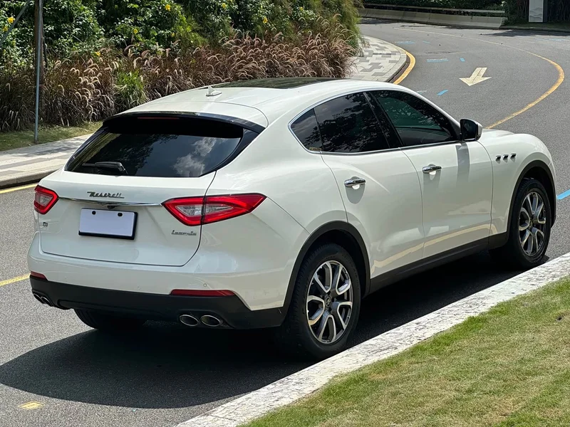Maserati Levante — фото 30