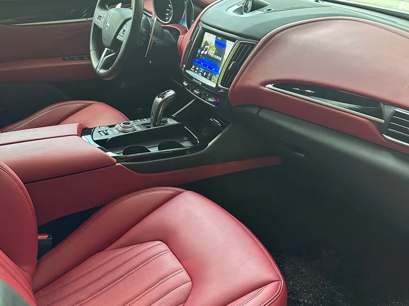 Maserati Levante — фото 35