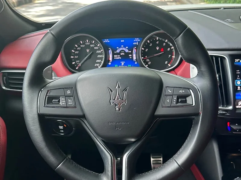 Maserati Levante — фото 40
