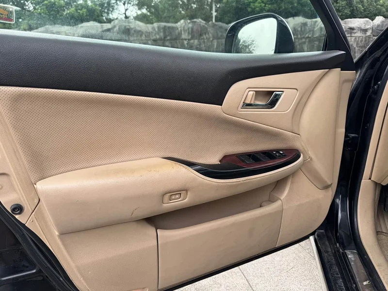 Toyota Crown — фото 16