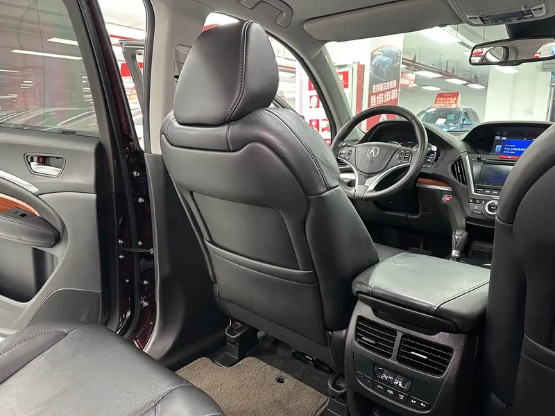 Acura MDX — фото 39